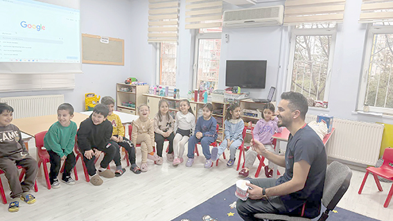 MİNİK ÖĞRENCİLERE ‘DİŞLERİMİZİ SEVELİM’ EĞİTİMİ