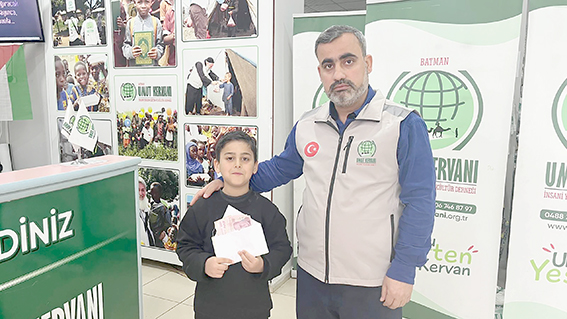 MİNİK YÜREKTEN GAZZE’YE BAYRAM SEVİNCİ