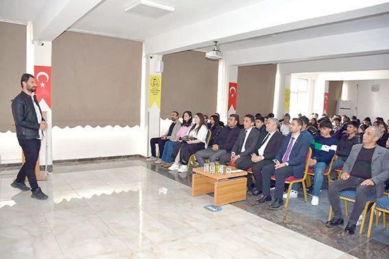 ÖĞRENCİLERE ‘HESAP VE İBAN BİLGİSİ PAYLAŞMA SUÇTUR’ SEMİNERİ