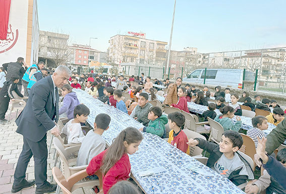 PETROL MAHALLESİ’NDE DAYANIŞMA SOFRASI