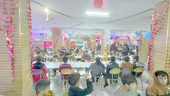 RAMAZAN’IN BEREKETİ AFRİN’DE YETİM SOFRALARINDA BULUŞTU