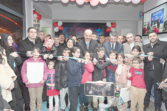 SASON’DA ‘YAŞAYAN KÜTÜPHANE’ HİZMETE AÇILDI