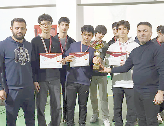 SATRANÇ GENÇ ERKEKLERDE FEN LİSESİ FARKI