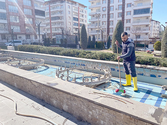 SÜS HAVUZLARI İLKBAHARA HAZIR