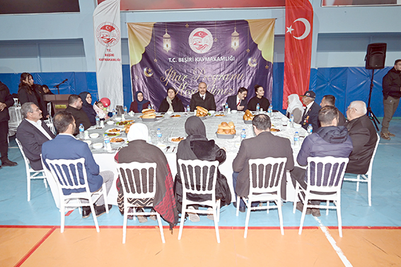 VALİ CANALP, BEŞİRİ’DE VATANDAŞLARLA İFTARDA BİR ARAYA GELDİ