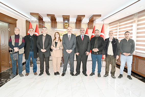 VALİ CANALP, ÇALIŞAN GAZETECİLERİ AĞIRLADI