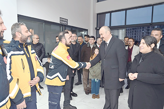 VALİ CANALP, SAĞLIK ÇALIŞANLARINI İFTARDA AĞIRLADI