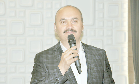 VALİ CANALP “GÖNÜLLERİMİZİ ARINDIRMA VAKTİ”