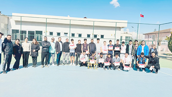 VEYSEL KARANİ TENİSTE İL ŞAMPİYONU OLDU