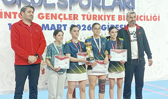 YAHYA KEMAL ANADOLU LİSESİNDEN TARİHİ BAŞARI