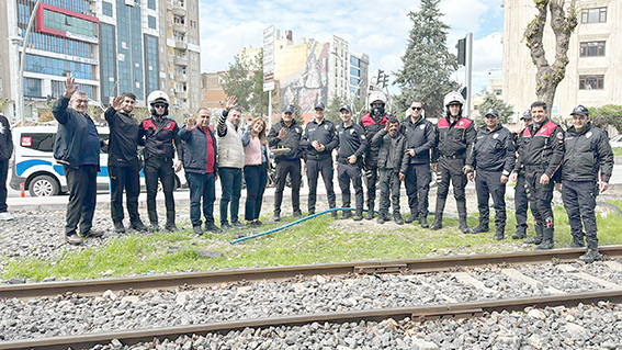 BATMAN POLİSİNE TATLI SÜRPRİZ