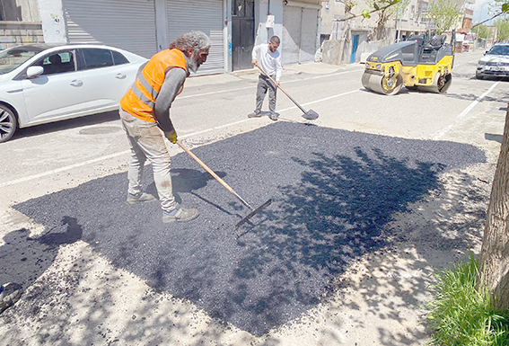 BELEDİYE ÜSTYAPI ÇALIŞMALARINA HIZ VERDİ