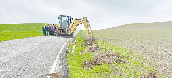 BEŞİRİ’DE 4 BİN AĞAÇ TOPRAKLA BULUŞTU