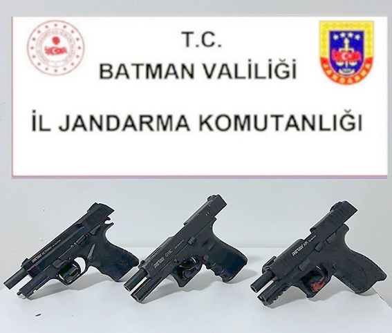 BİNLERCE KAÇAK ÜRÜN VE SİLAH ELE GEÇİRİLDİ