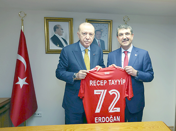 CUMHURBAŞKANI ERDOĞAN’A PETROLSPOR FORMASI