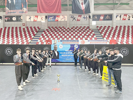 HALK OYUNLARI EKİBİ BÖLGE ŞAMPİYONU