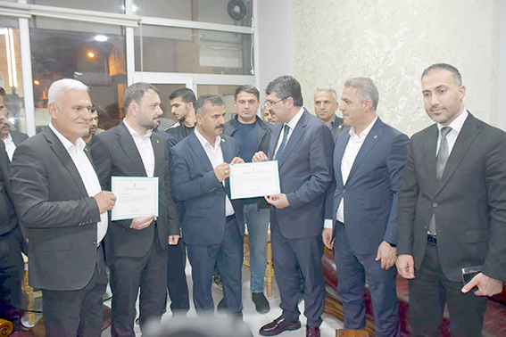 MİLLETVEKİLİ NASIROĞLU’NDAN ÜYE VE MUHTARLARA TEŞEKKÜR BELGESİ