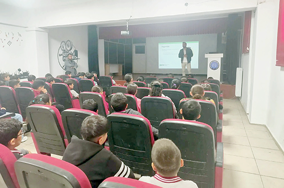 ÖĞRENCİLERE TEKNOLOJİ BAĞIMLILIĞI EĞİTİMİ