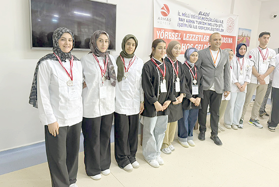 ÖĞRENCİLERDEN YÖRESEL LEZZETLER YARIŞMASINDA BÜYÜK BAŞARI