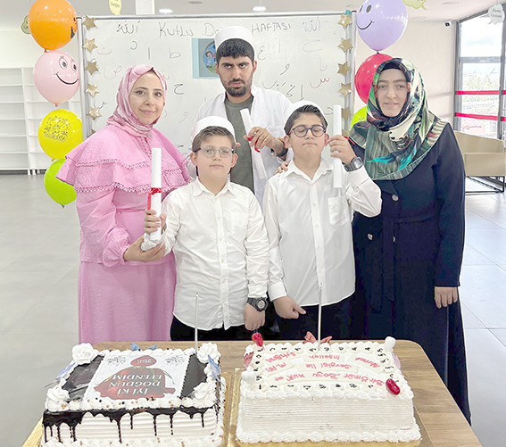 KUR’AN’A GEÇENLERE DUYGU DOLU KUTLAMA