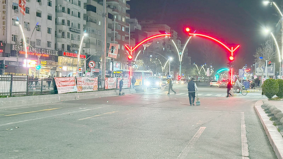 ŞAMPİYONLUK COŞKUSU SONRASI GECE BOYU TEMİZLİK