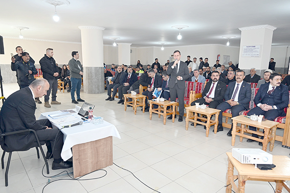 VALİ CANALP, KARŞIYAKALILARI DİNLEDİ