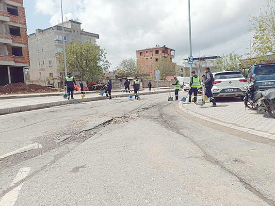 KENT GENELİNDE YAĞIŞ SONRASI PIRIL PIRIL TEMİZLİK