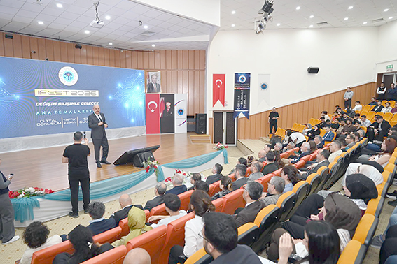 VALİ CANALP “YAPAY ZEKÂ ÇAĞIN EN BELİRLEYİCİ GÜCÜ”