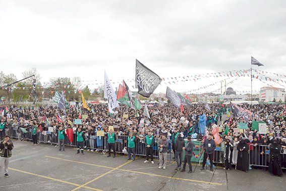 ON BİNLER MEVLİD ALANINDA BULUŞTU