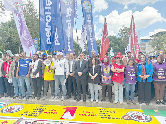 EMEKÇİLER MEYDANLARA AKTI