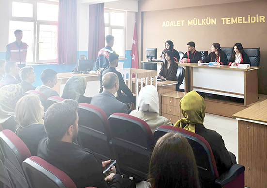 ADALET BÖLÜMÜNDE HUKUK HAFTASI ETKİNLİĞİ