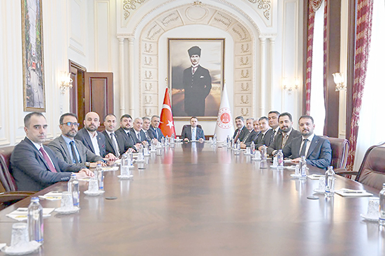 BATMAN’IN TALEPLERİ BAKAN BAYRAKTAR’A İLETİLDİ