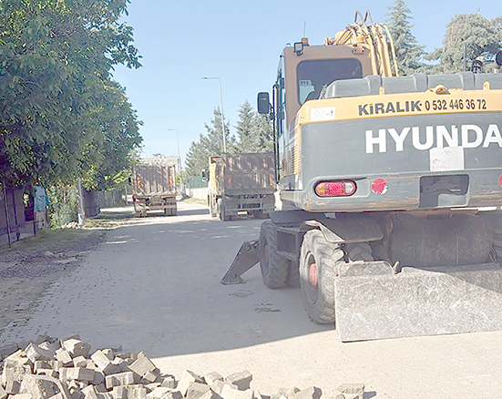 FEN İŞLERİ EKİPLERİ SAHADA ÇALIŞMALARINI SÜRDÜRÜYOR