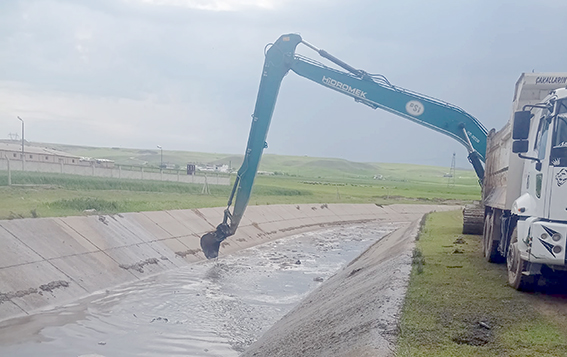KANAL TEMİZLİĞİNDE 550 TONA YAKIN ATIK BERTARAF EDİLDİ