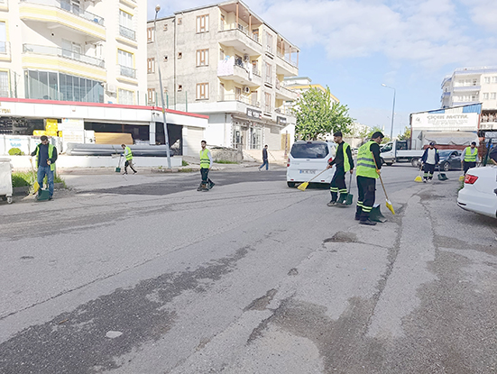 KENT GENELİNDE KAPSAMLI TEMİZLİK ÇALIŞMASI SÜRÜYOR