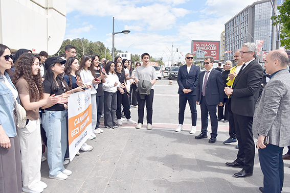 ÖĞRENCİLER ÇANAKKALE GEZİSİNE UĞURLANDI