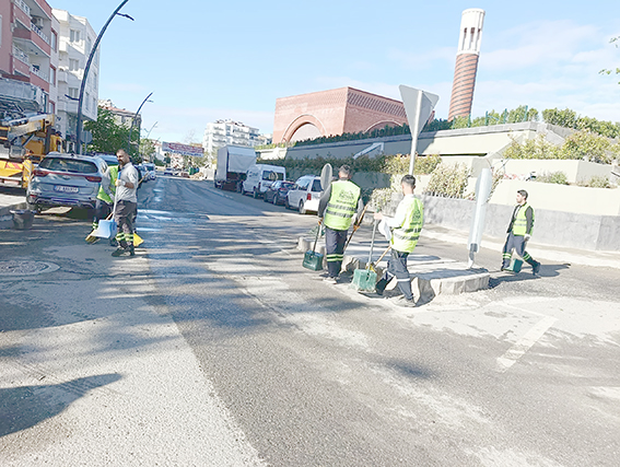 SOKAKLAR DETAYLI ŞEKİLDE ELDEN GEÇİRİLİYOR