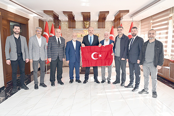 SİİRTLİLER DERNEĞİ’NDEN VALİ CANALP’A ZİYARET