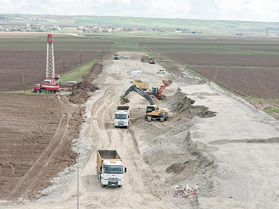 ULAŞIMI RAHATLATACAK DEV PROJEDE ÇALIŞMALAR ARALIKSIZ SÜRÜYOR