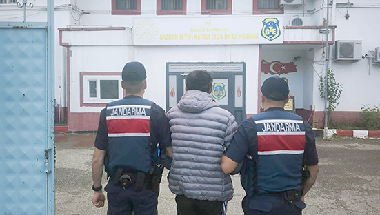 3 ADRESE EŞ ZAMANLI UYUŞTURUCU OPERASYONU