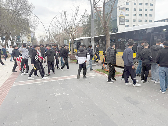 84 BİNİ AŞKIN ÖĞRENCİYE, 63 BİNİ AŞKIN TARAFTARA ULAŞIM DESTEĞİ