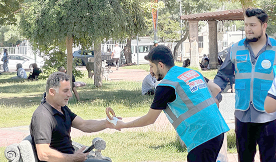 AK GENÇLİK’TEN SINAV MARATONUNDA ÖĞRENCİLERE DESTEK