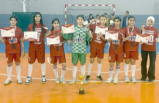 FUTSAL’DA FATİH ORTAOKULU İL ŞAMPİYONU