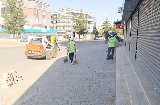 İKİ MAHALLEDE KAPSAMLI TEMİZLİK ÇALIŞMASI