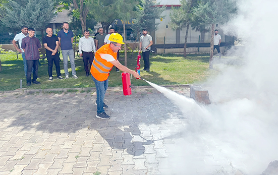 İŞKUR’DA YANGIN SÖNDÜRME TATBİKATI YAPILDI