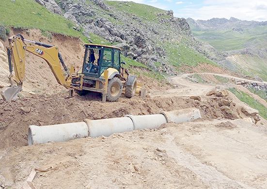 KOZLUK’TA YOL, ALTYAPI VE TARLA YOLLARINDA YOĞUN MESAİ
