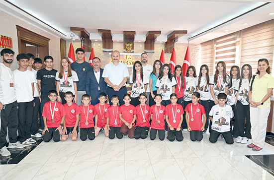 ORYANTİRİNG FEDERASYONU BAŞKANI GÜLER’DEN VALİ CANALP’A ZİYARET