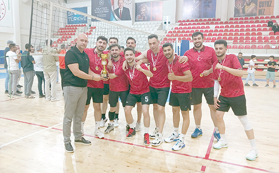 VOLEYBOLDA ŞAMPİYON GUNDİLER