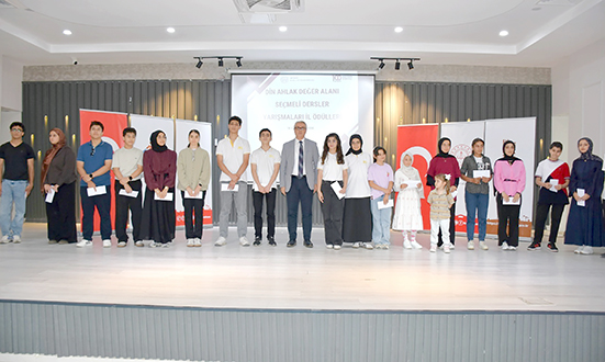 YARIŞMADA DERECEYE GİREN ÖĞRENCİLER ÖDÜLLENDİRİLDİ