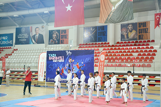 YAZ SPOR KURSLARI COŞKUYLA BAŞLADI